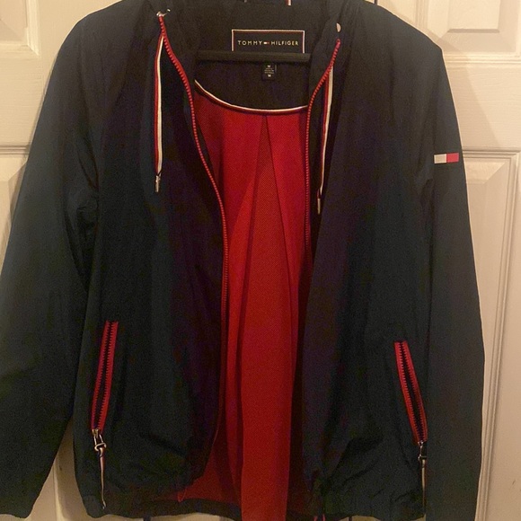 Tommy Hilfiger rain jacket ☔️ - Picture 5 of 5
